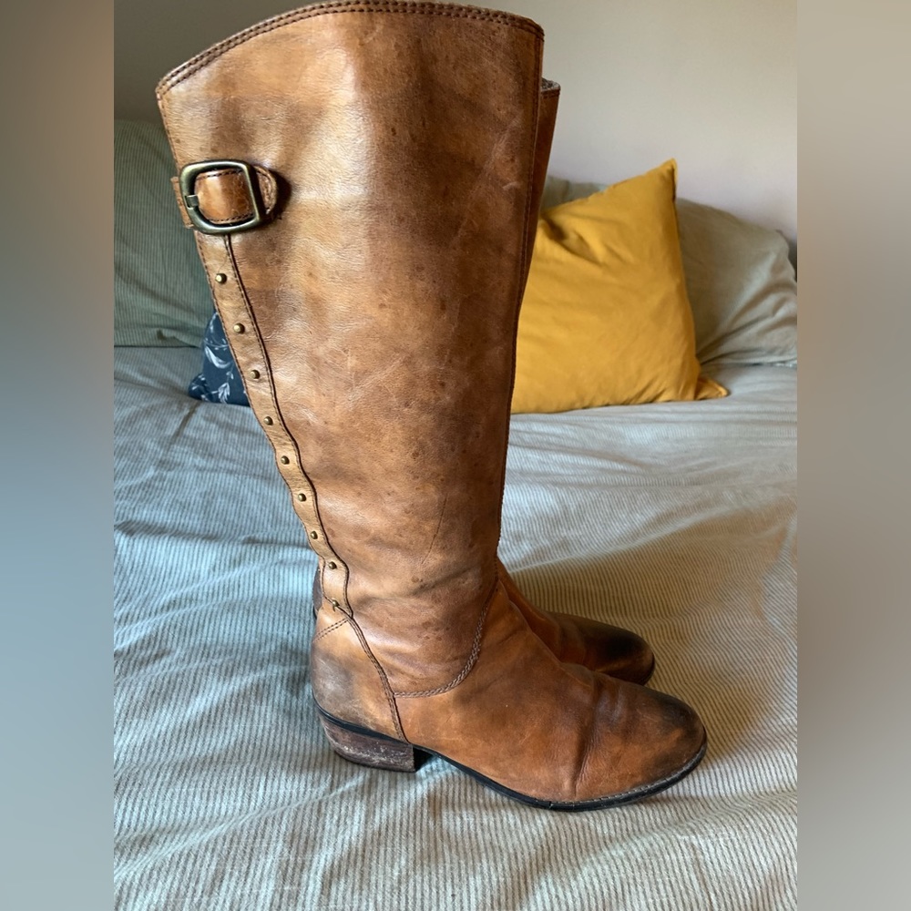 Arturo Chiang Women’s knee high boots with gorgeous beaded detailing W 10